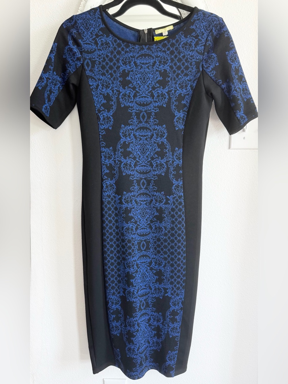 Gianni Bini BodyCon MiBlack & Blue Sheath Dress with Blue Damask Panel Back Zip